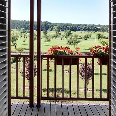 Relais Des Vigiers Hotel
