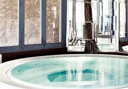 Relais Des Vigiers 4*