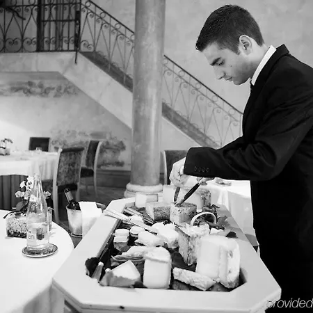 Otel Relais Des Vigiers