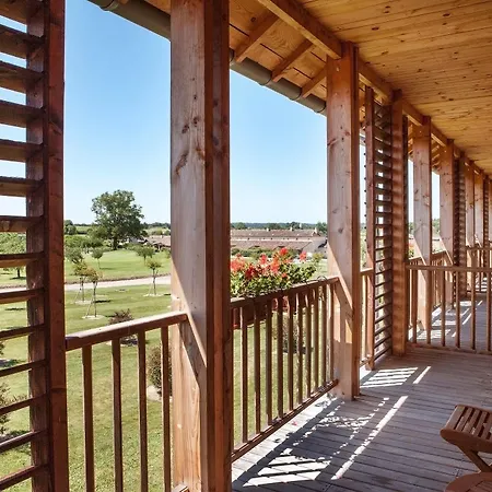 Hotel Relais Des Vigiers 4*