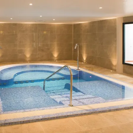 Relais Des Vigiers فندق 4*