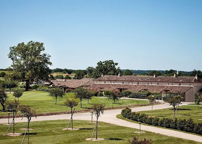 Relais Des Vigiers 4*